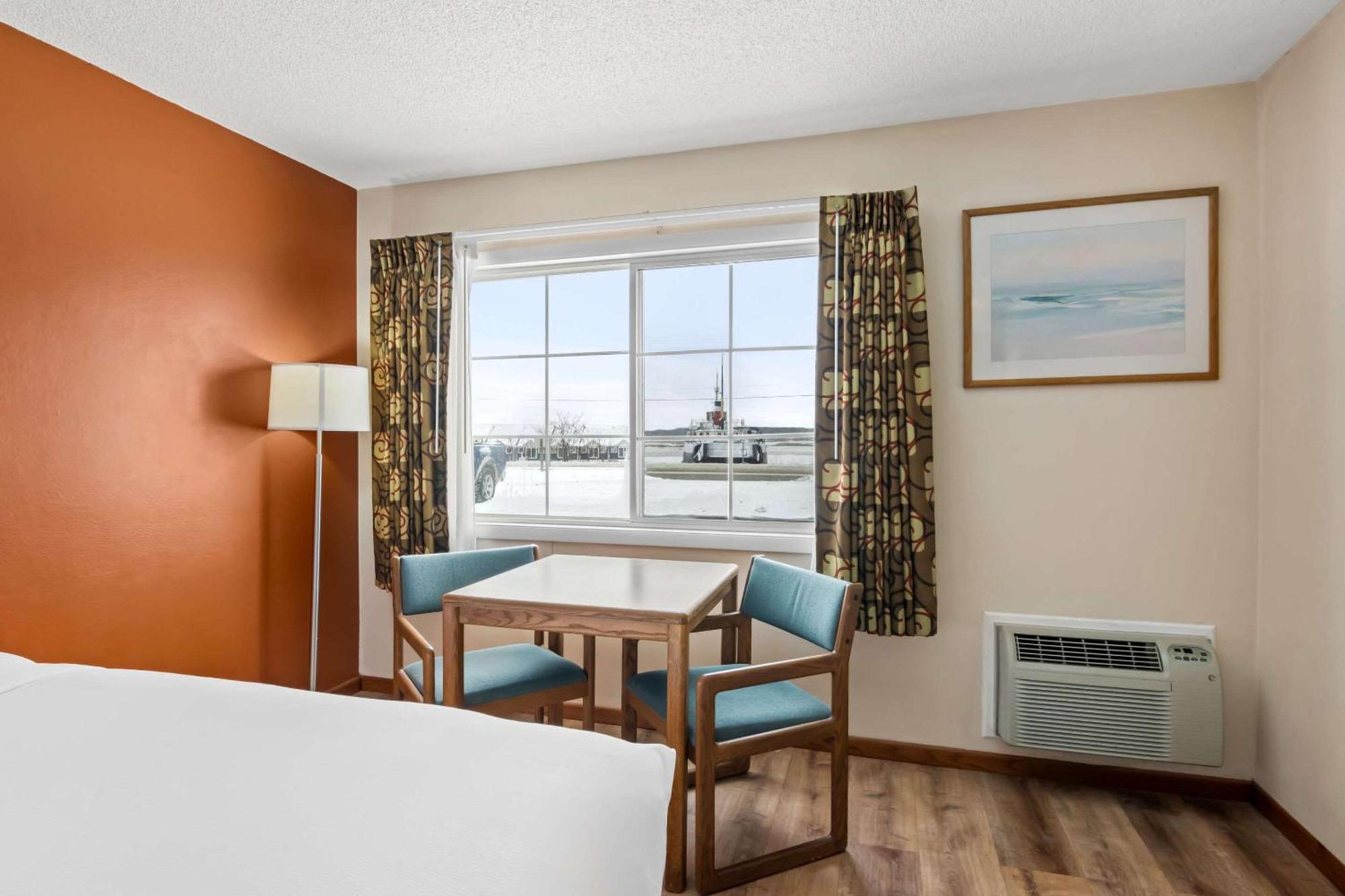 Econo Lodge Manistee